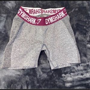 Gymshark Flex shorts gray/maroon